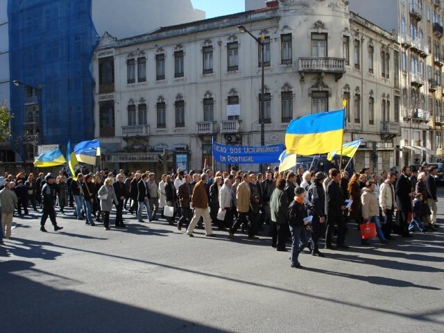Мирна хода у Лісабоні до роковин Голодомору 32.33 років